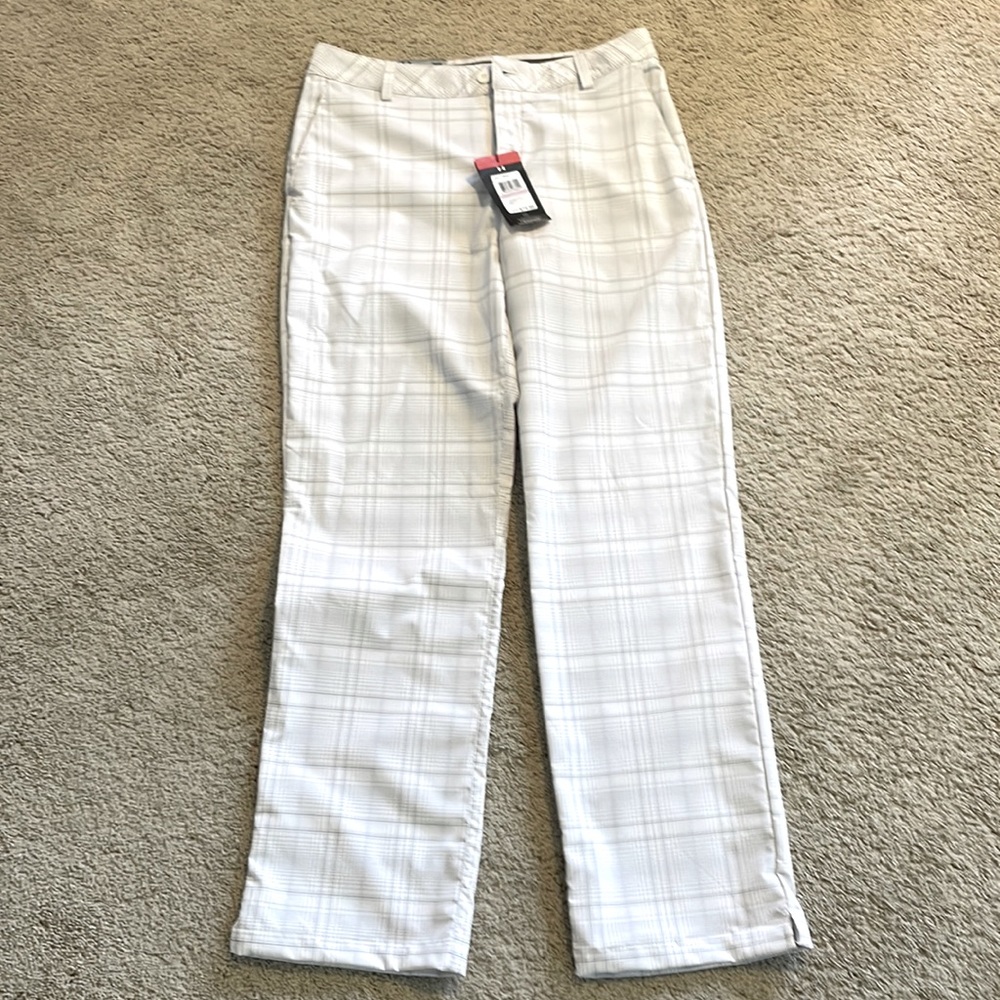 Mens Under Armour Heat Gear golf pants. Size 32. NWT.